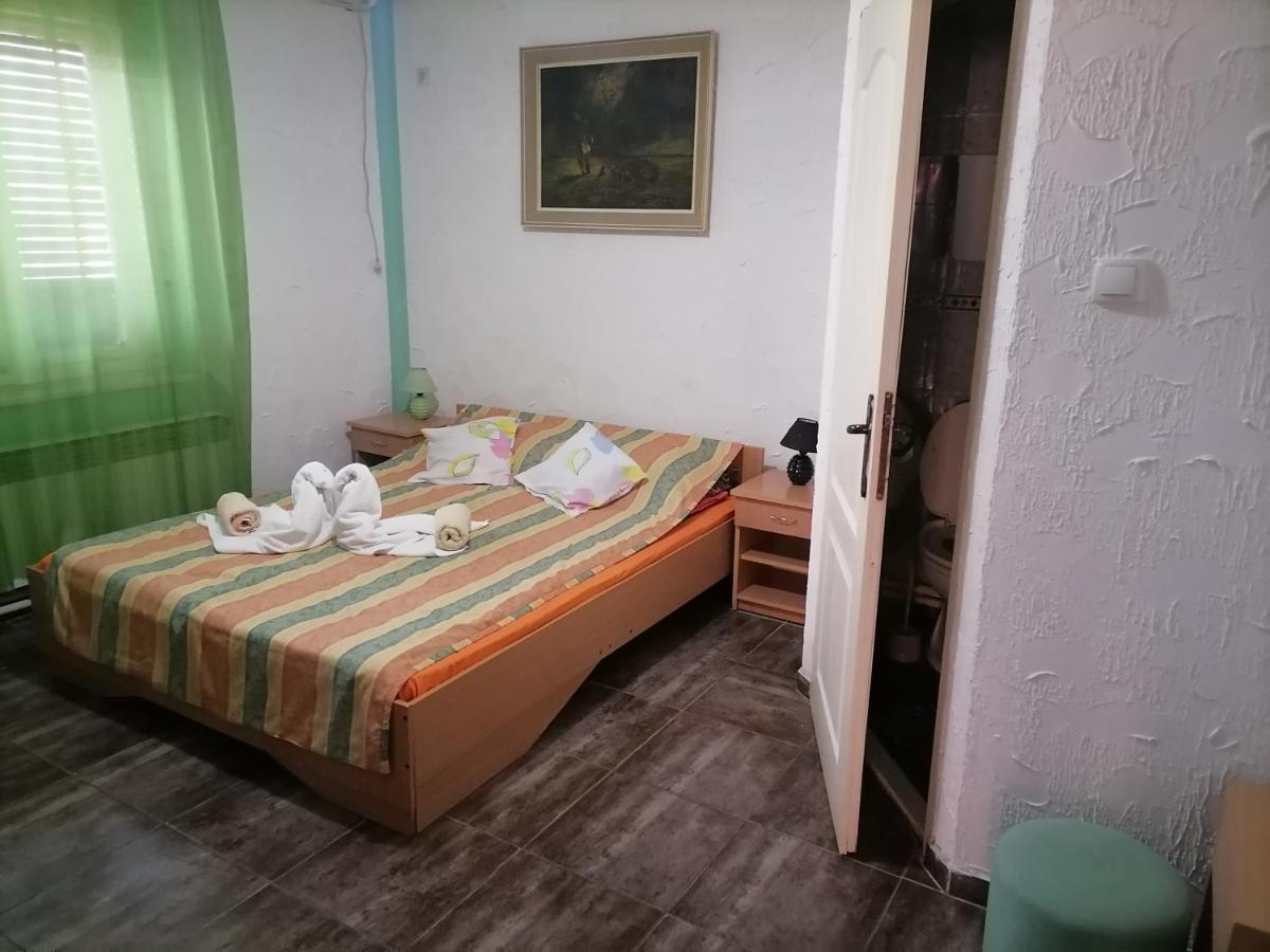 Smestaj U Okviru Domacinstva Sobe Sosa Palic Phòng bức ảnh